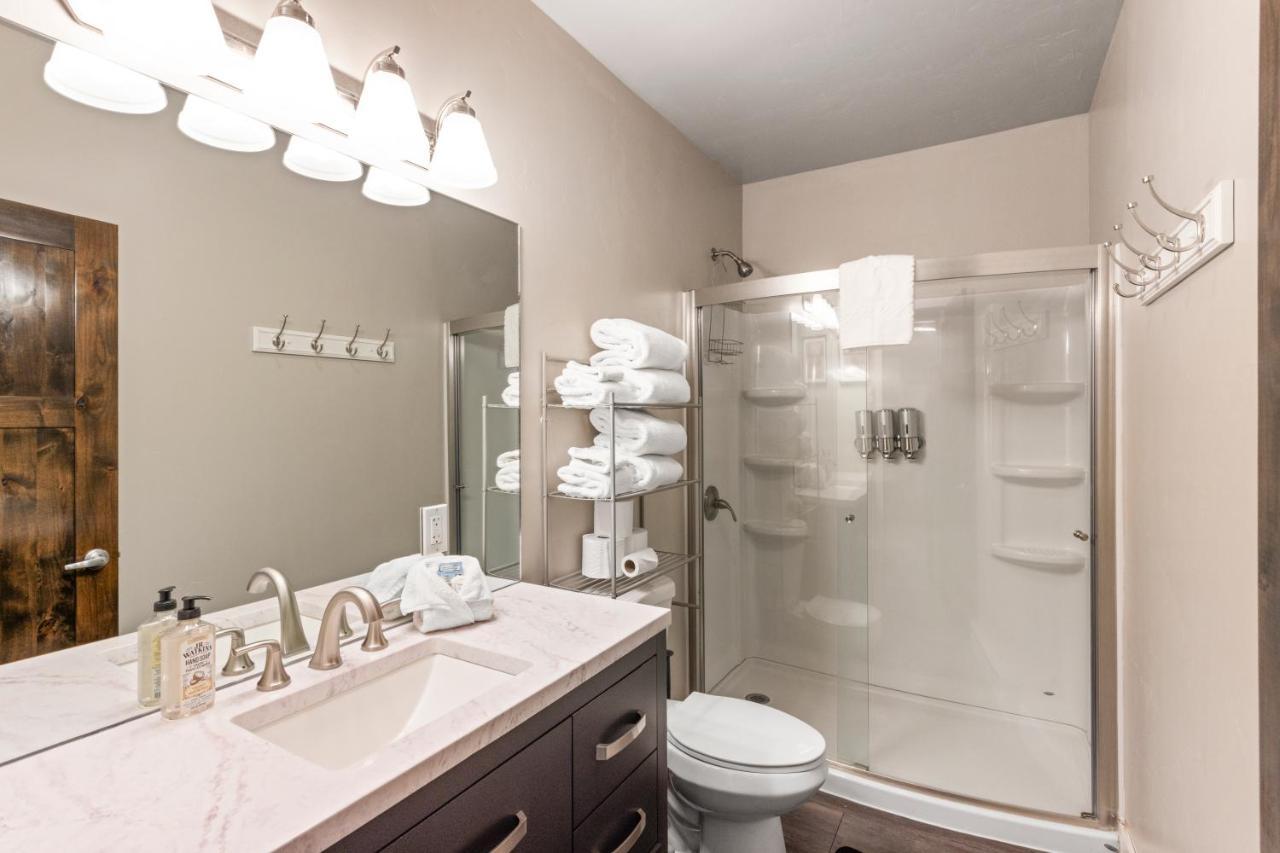 The Yellowstone Hideaway Unit A 웨스트 엘로스톤 외부 사진