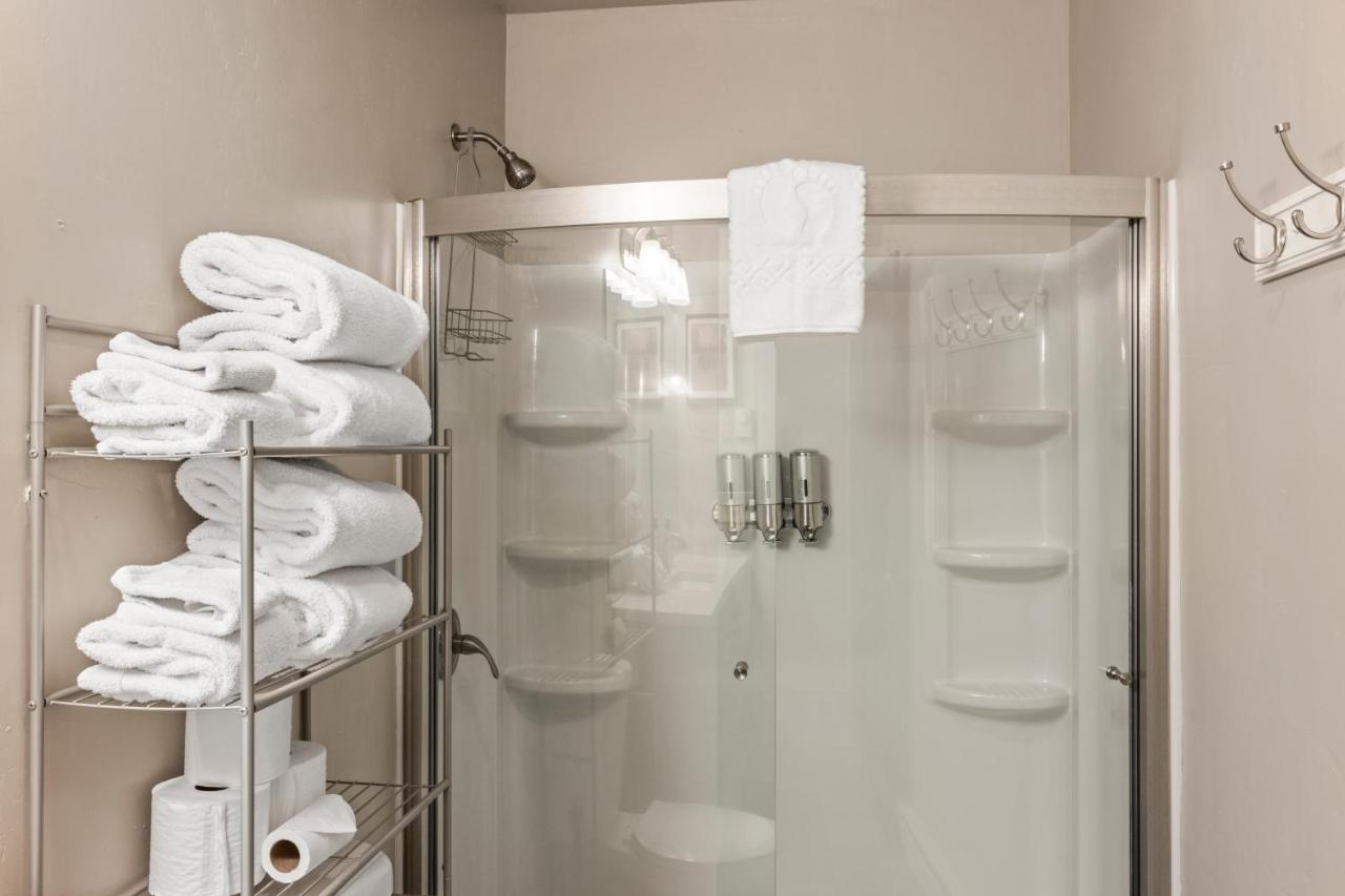 The Yellowstone Hideaway Unit A 웨스트 엘로스톤 외부 사진