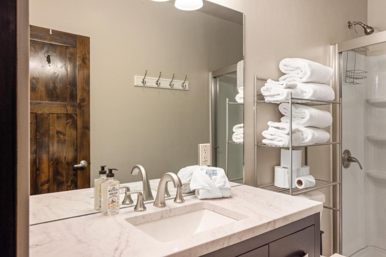 The Yellowstone Hideaway Unit A 웨스트 엘로스톤 외부 사진